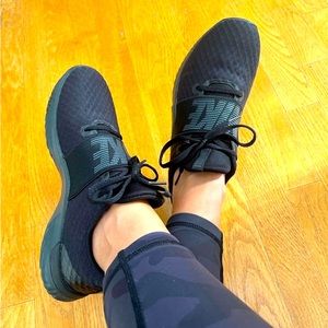 💜 SOLD 💜 Nike Renew Sneakers